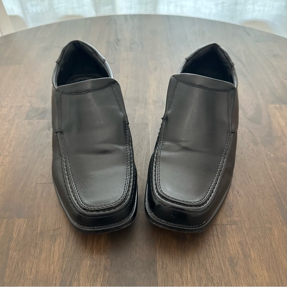 Boy’s Robert David Black Dress Shoes Size 4W - Picture 4 of 9